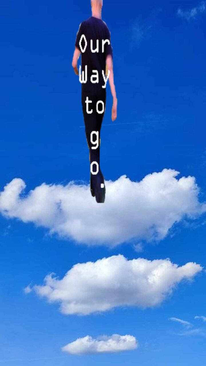 Ein Mensch geht über Wolken, die je weiter weg von ihm, immer kleiner werden. 