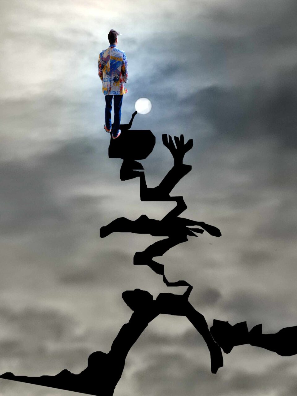 Bojan Basson auf figuraler Schattenwolke. Digital ausgearbeitet, schwarz gegen grauen Himmel mit Vollmond.