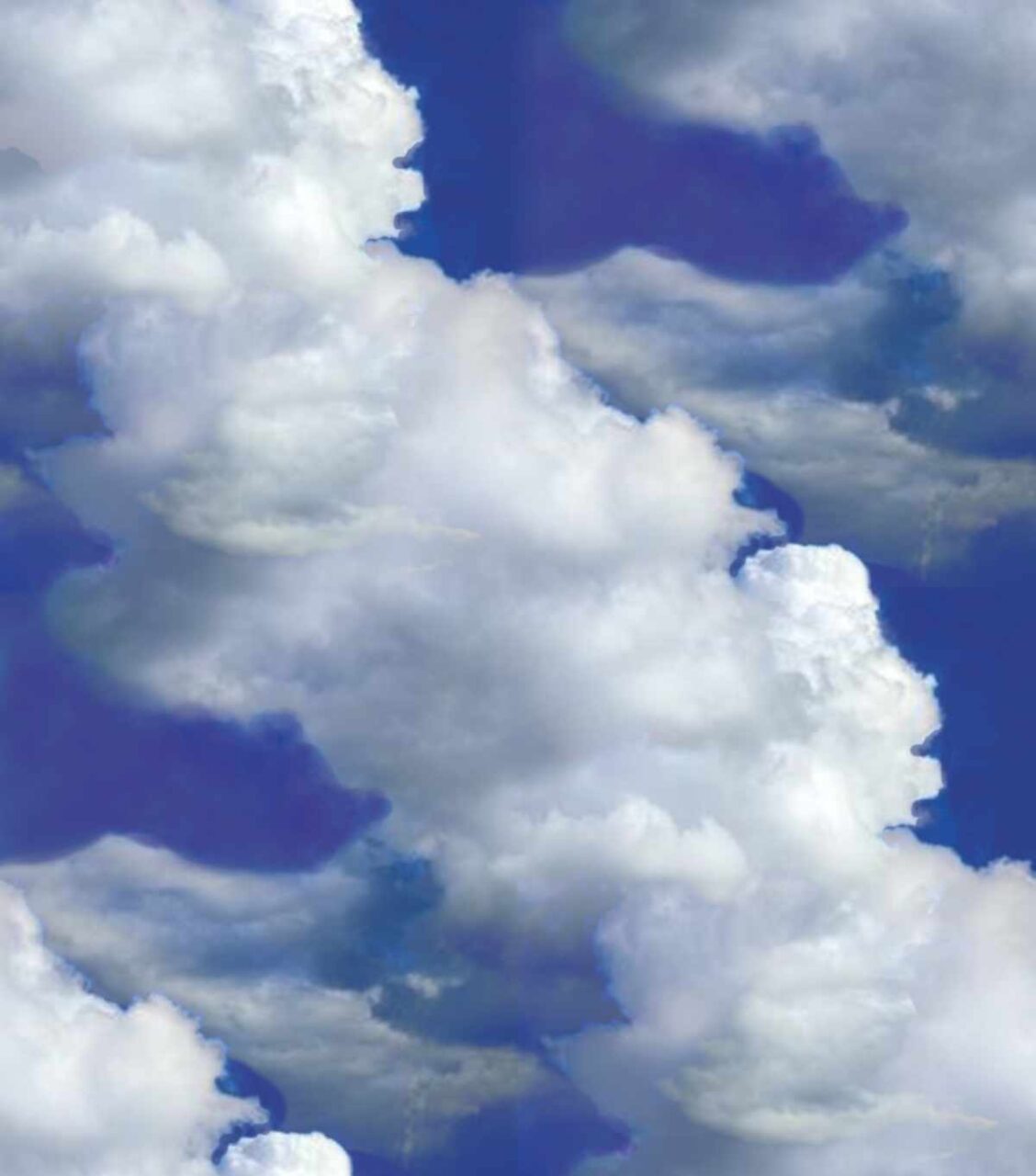 Ein Wolkenrüssel zieht eine Diagonale.