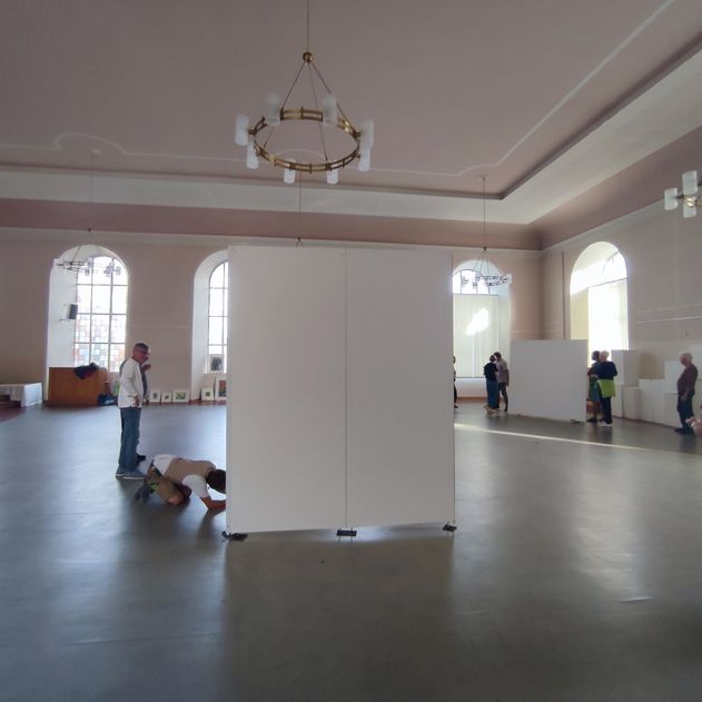 Großer Burgraum der Burgkirche für Ausstellung Bad Dürkheim